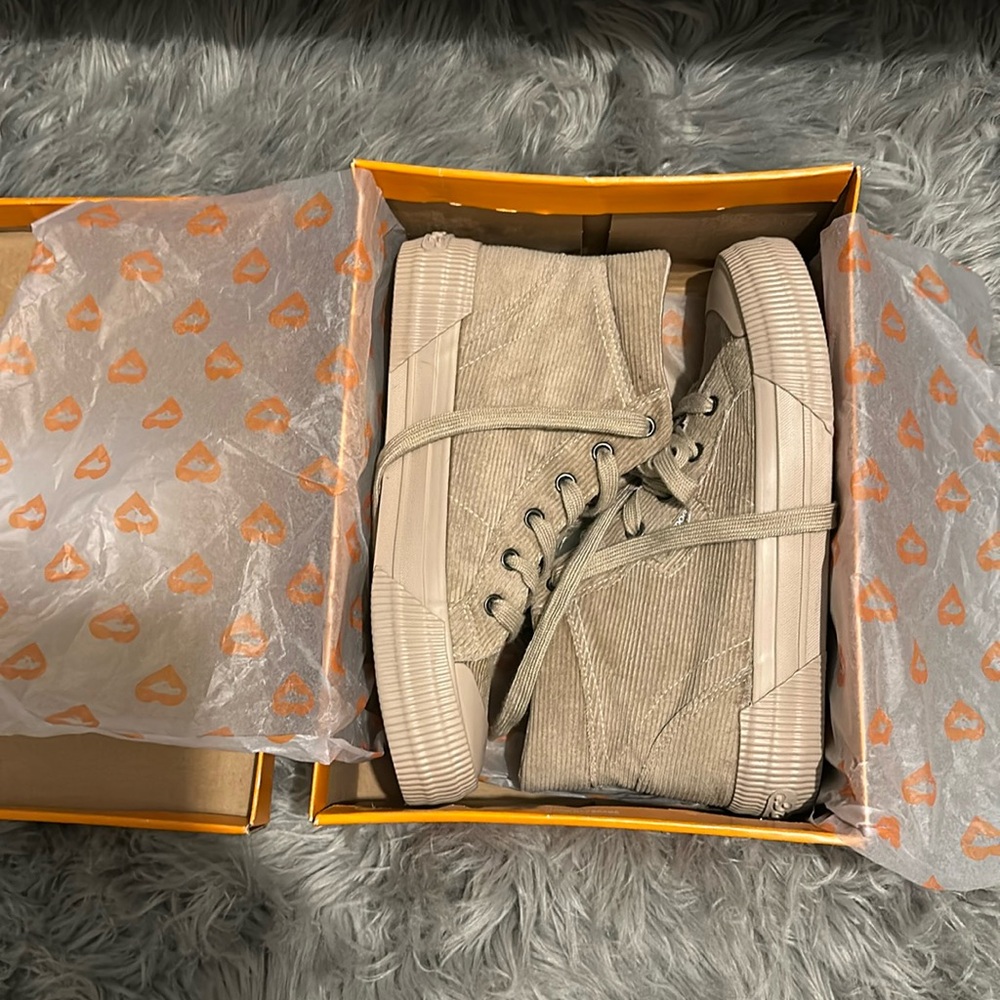 Rocket Dog sneakers size 8